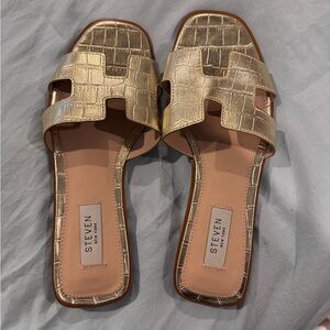 Steve Madden Metallic Gold Croc-Embossed Slide Sandals